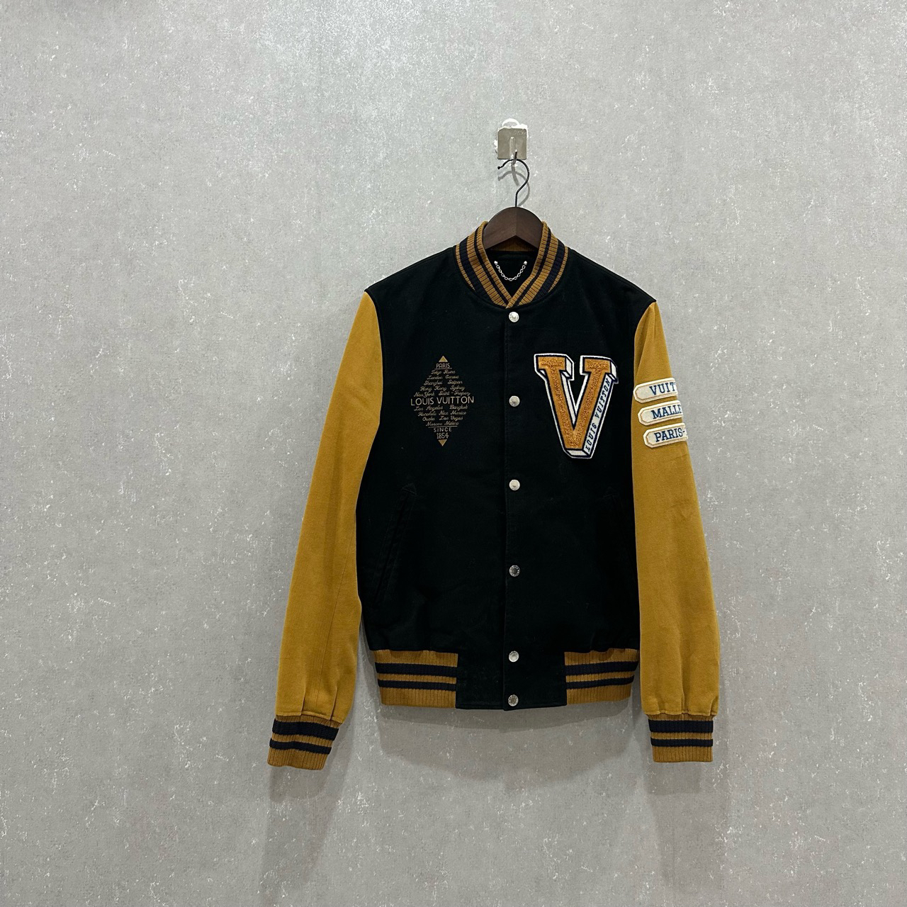 99新 LouisVuitton/路易威登 贴布字母长袖棒球服46码SL003560