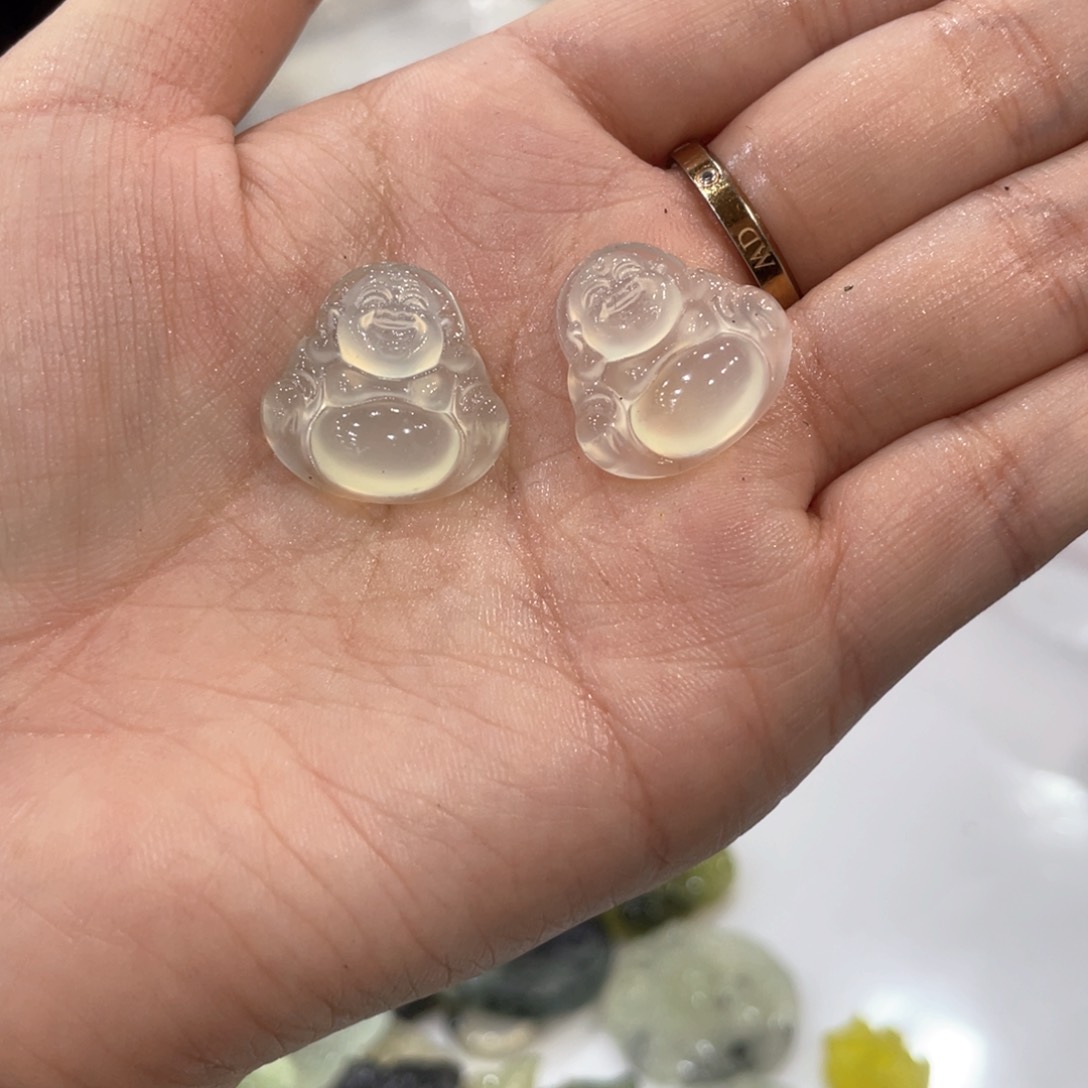 蛇纹石玉未镶嵌手镯艳
