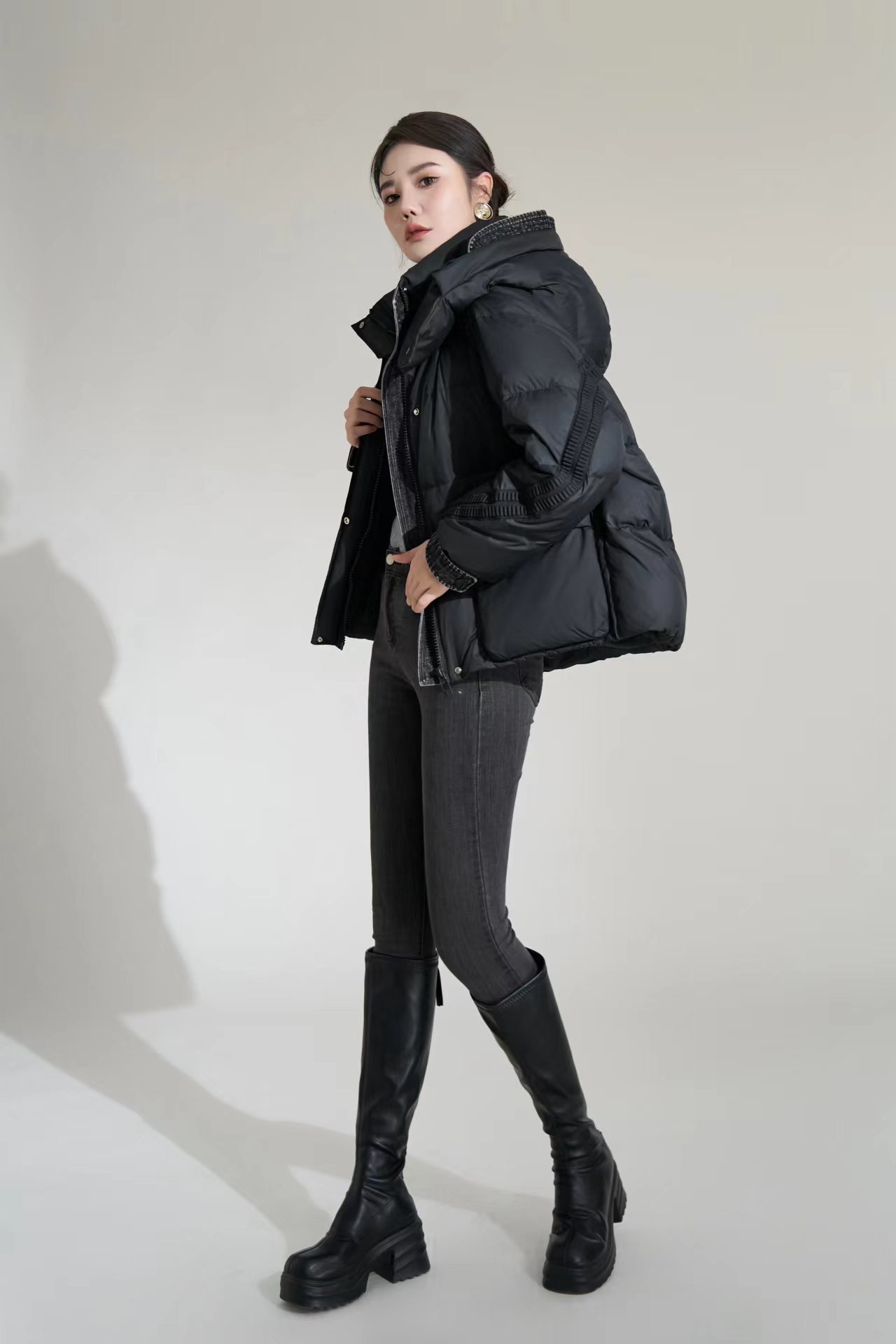 【YANGSHANG】 短款设计冬季时尚连帽羽绒服 EK4038