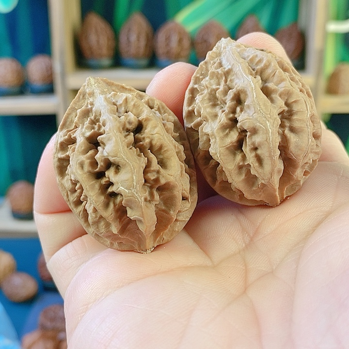 文玩核桃吊坠037虎头