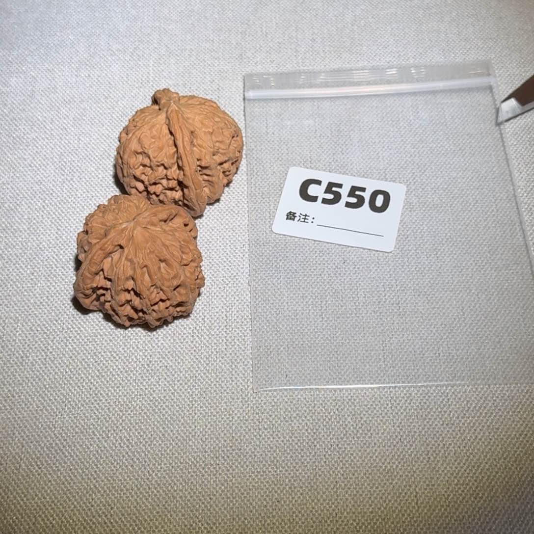 文玩核桃吊坠白狮子550