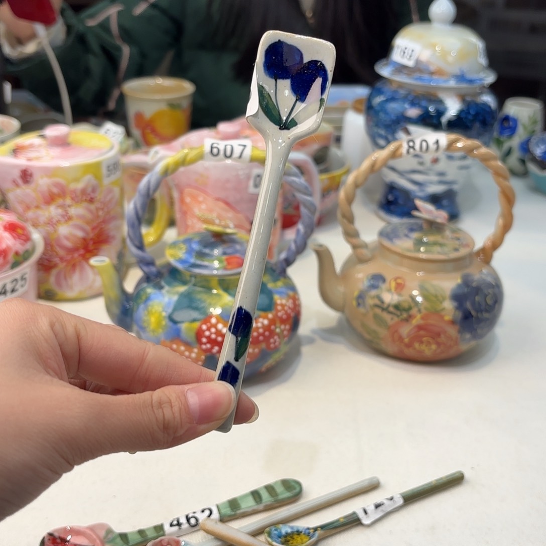 瓷片兔兔好可爱呀