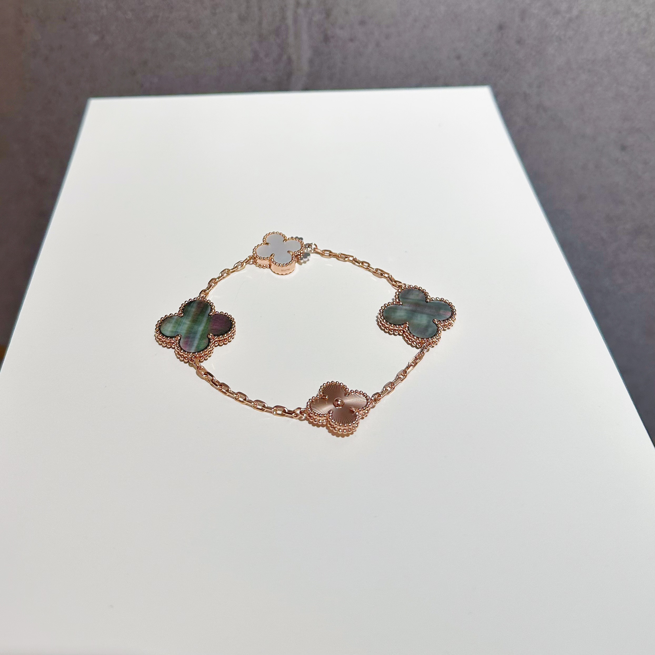 18k金 镭射四花手链 时尚幸运四叶草经典四朵花花镭射手链