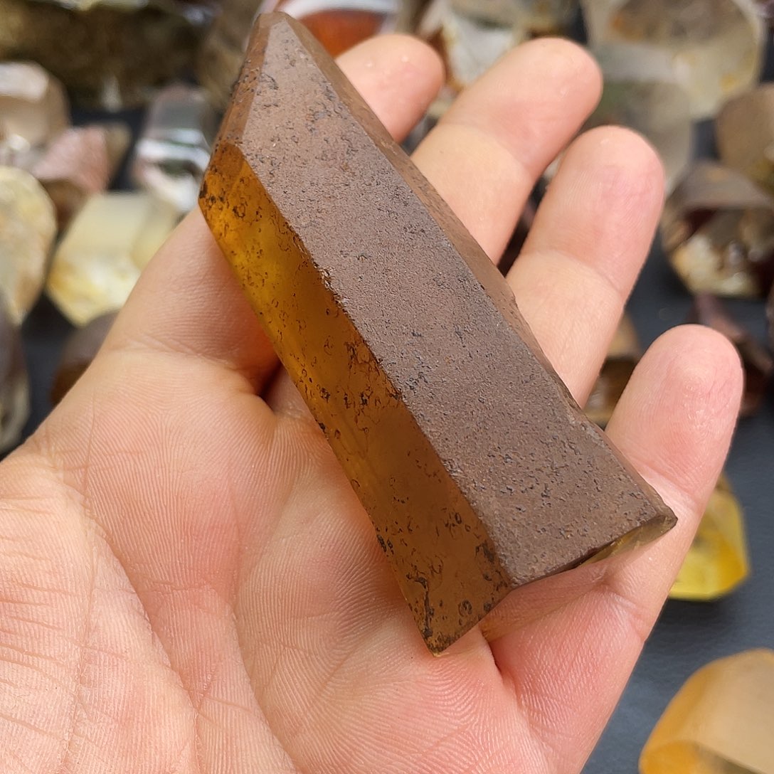 张****水晶未镶嵌珠宝半成品