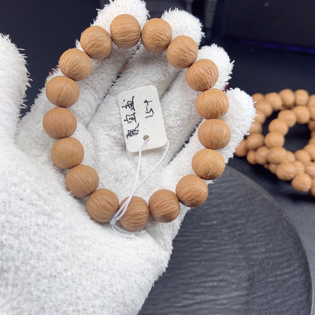 猴头核桃吊坠猴头聚宝盆