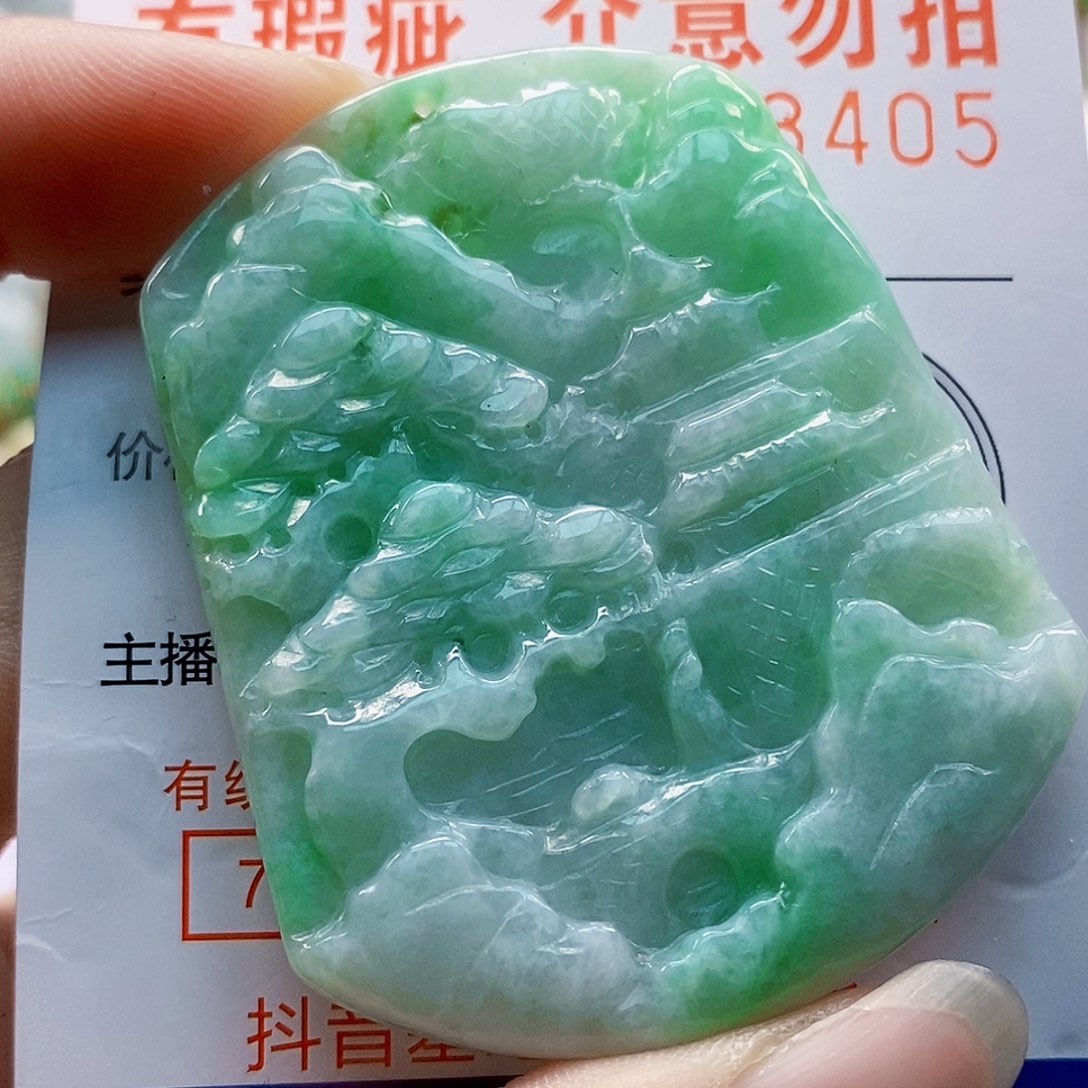 吊坠(不含链)未镶嵌翡翠