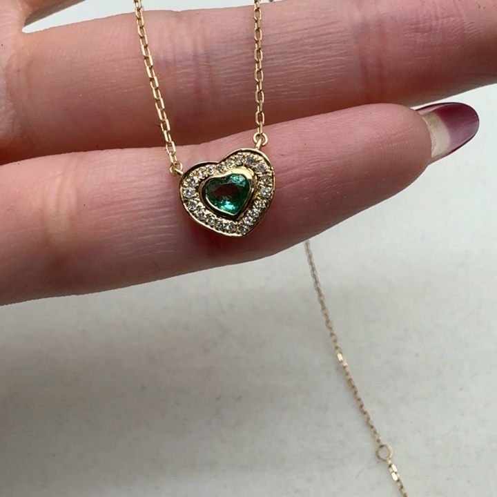 祖母绿颈饰18K金镶嵌