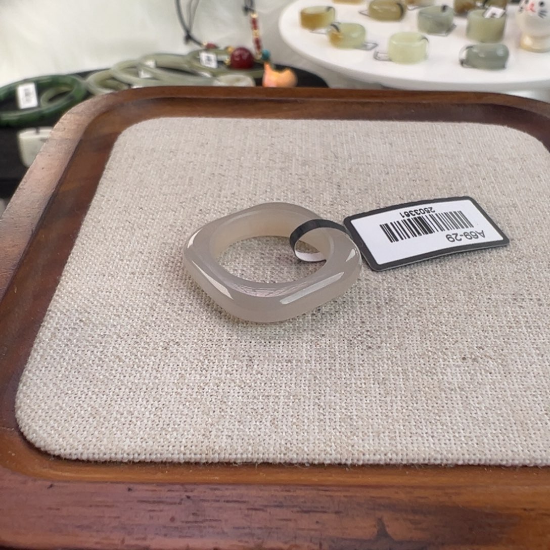 和田玉未镶嵌戒指w17粉方圆17.5不退换