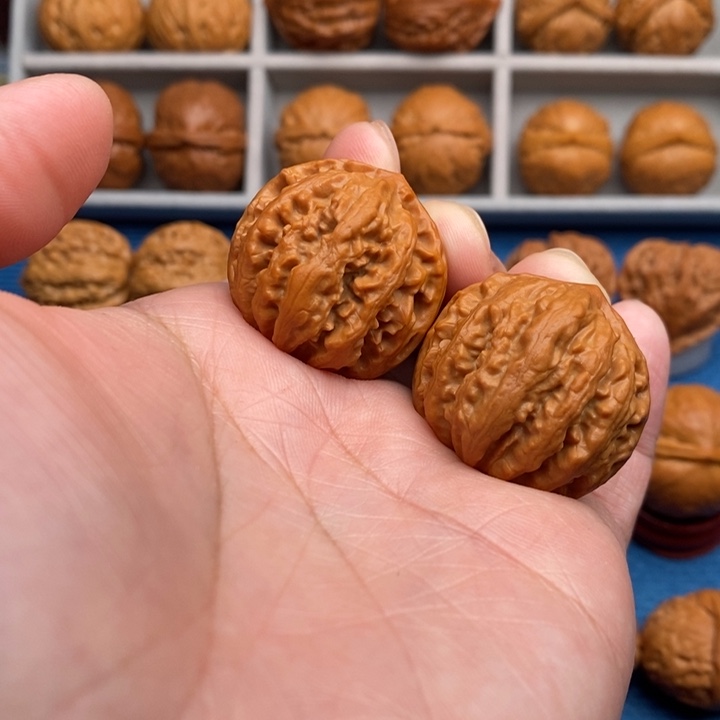 把件文玩核桃九龙筋