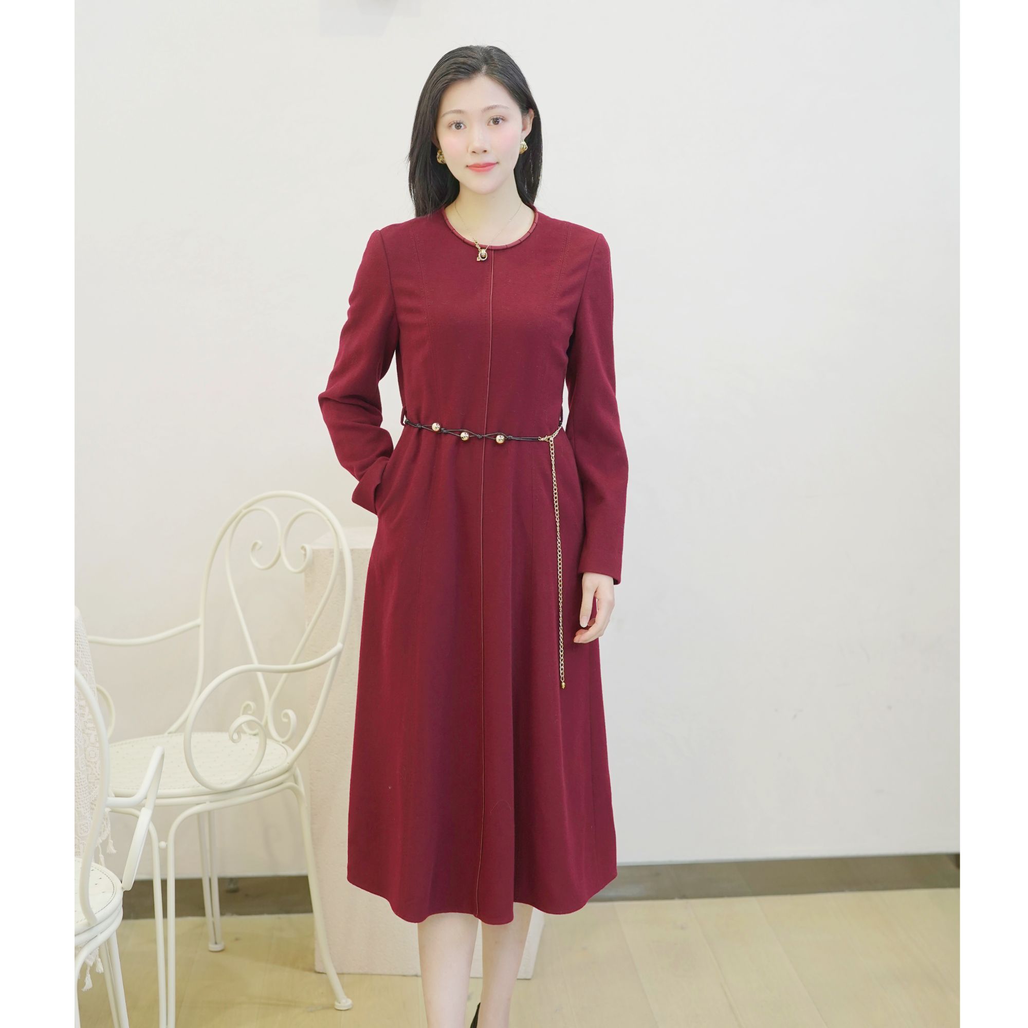 【好运红】YINER音儿2025秋季新法式缎面圆领羊毛连衣裙8C65305266
