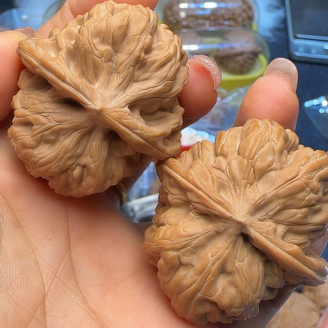 E***琪文玩核桃吊坠42-45远古九龙