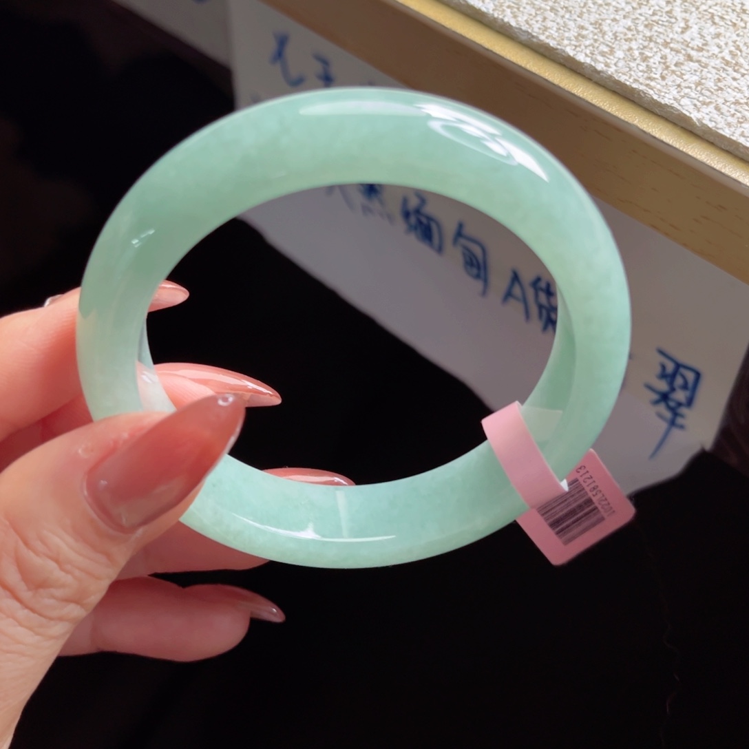 翡翠未镶嵌手镯手镯