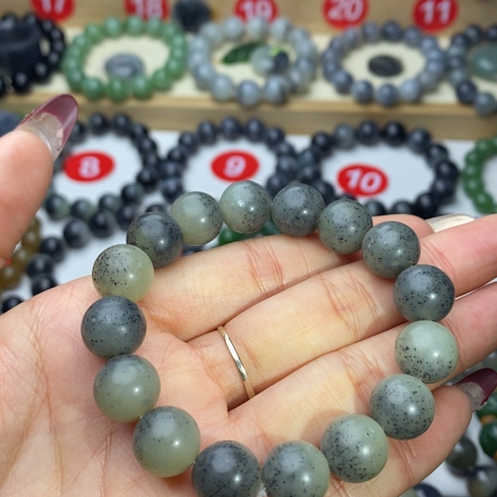 和田玉手串未镶嵌