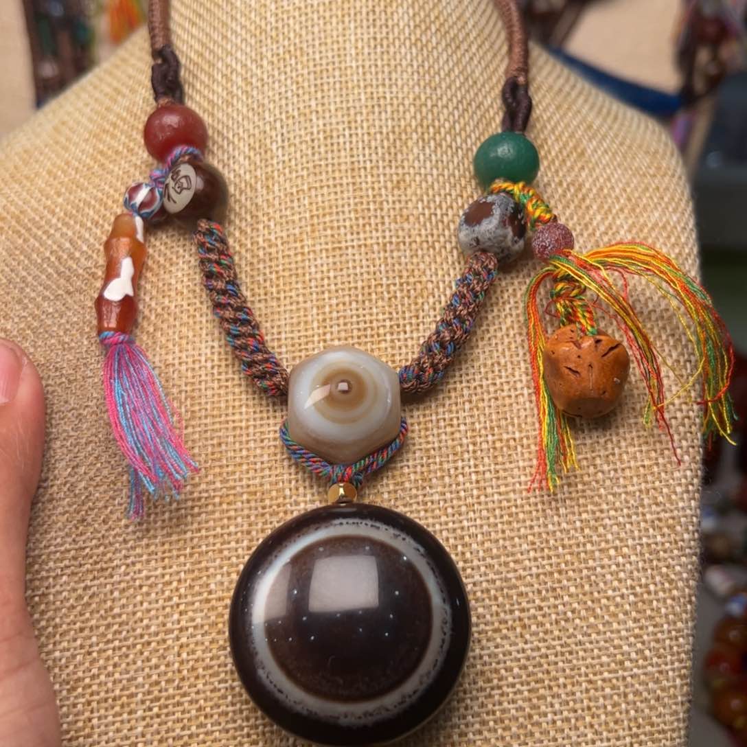 玛瑙/玉髓颈饰未镶嵌