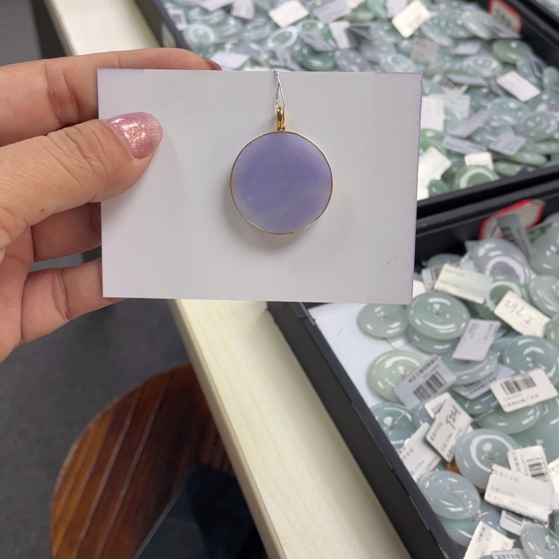 翡翠颈饰18K金镶嵌无事牌