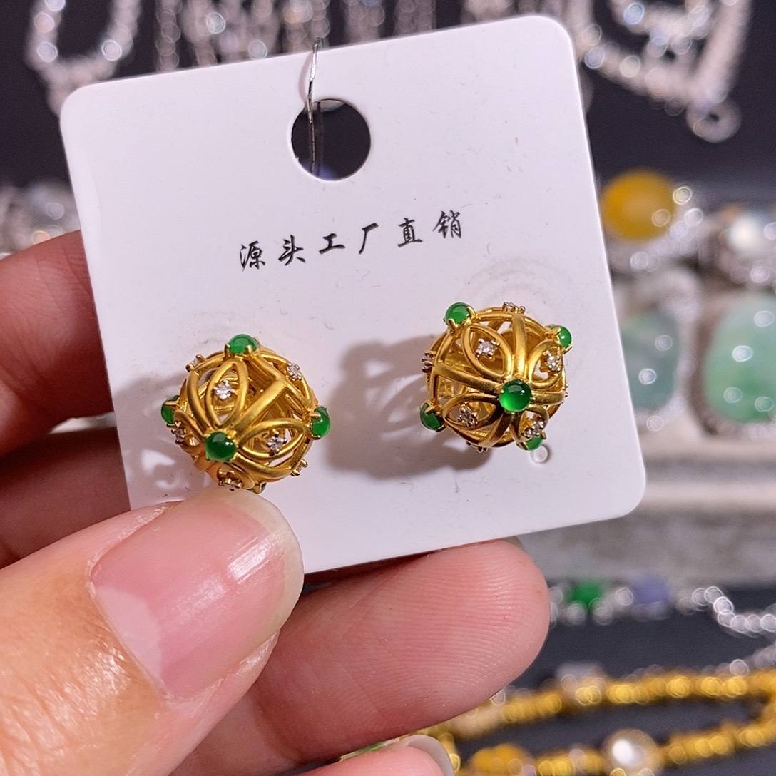 翡翠18K金镶嵌颈饰