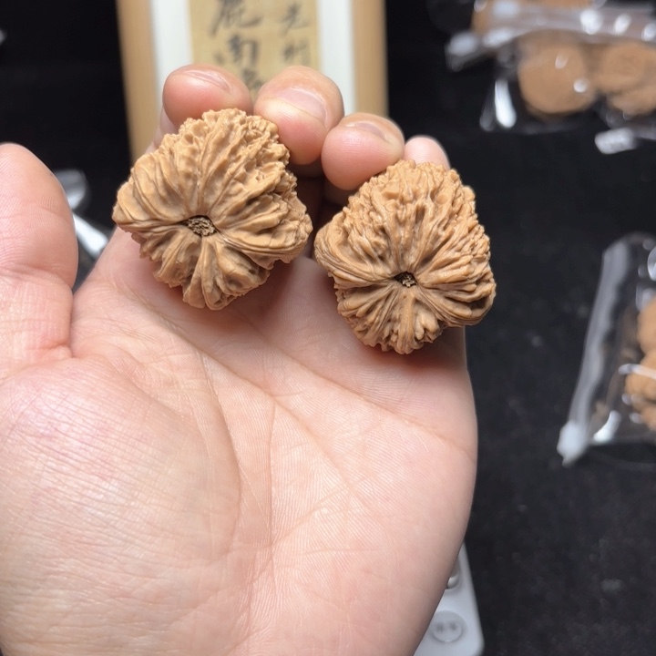 文玩核桃吊坠喜***?南将