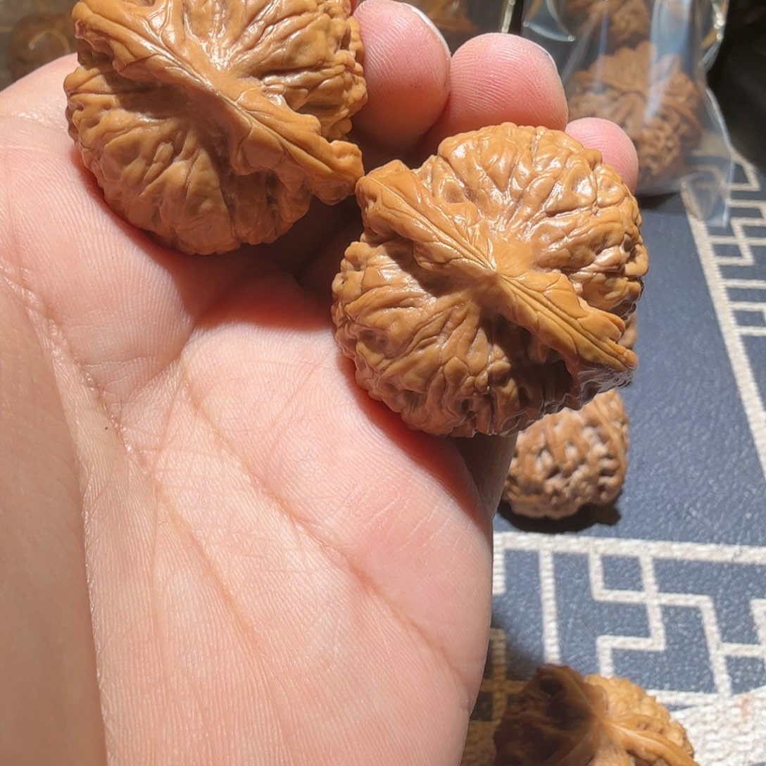 文玩核桃把件莲花
