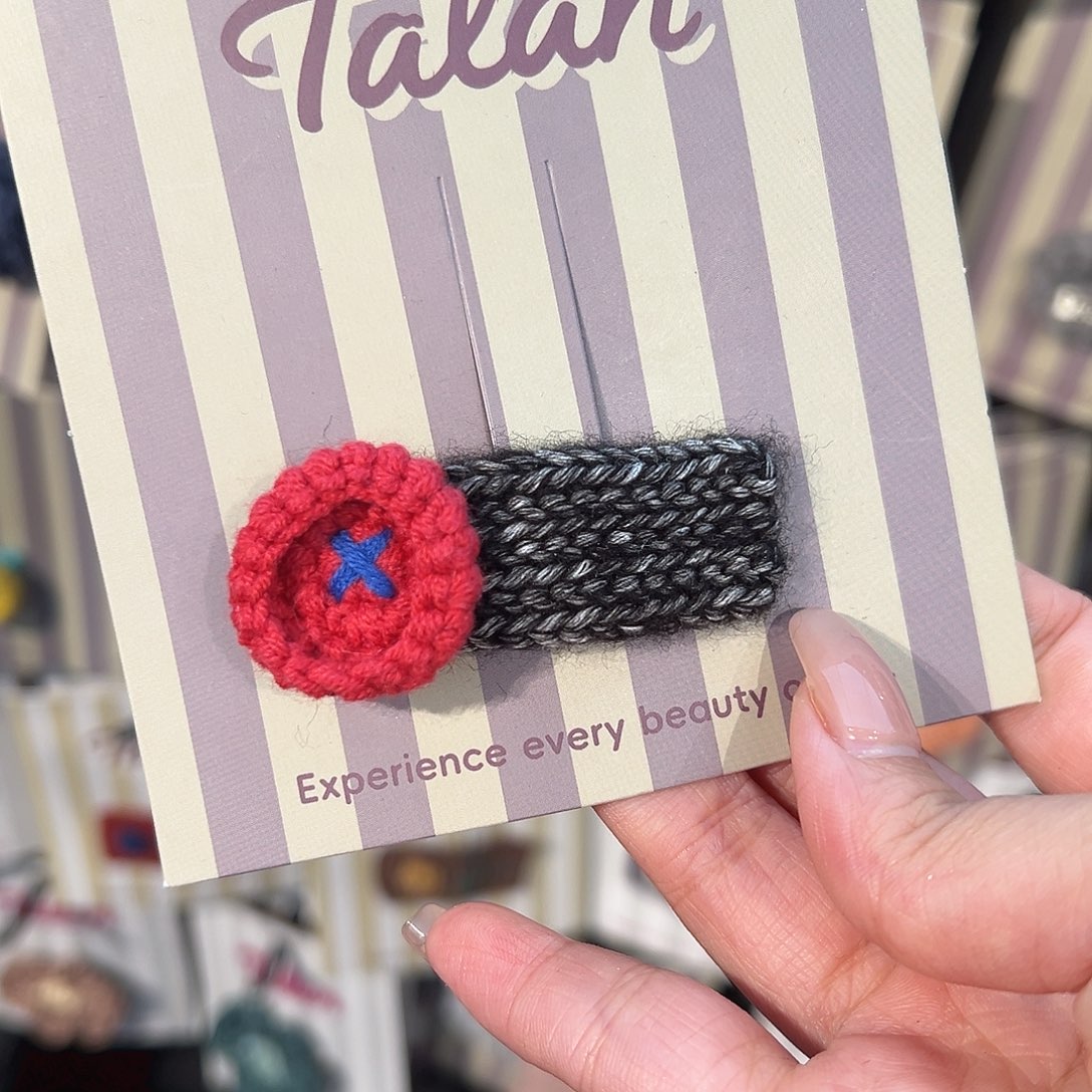 布艺铁合金红色扣子