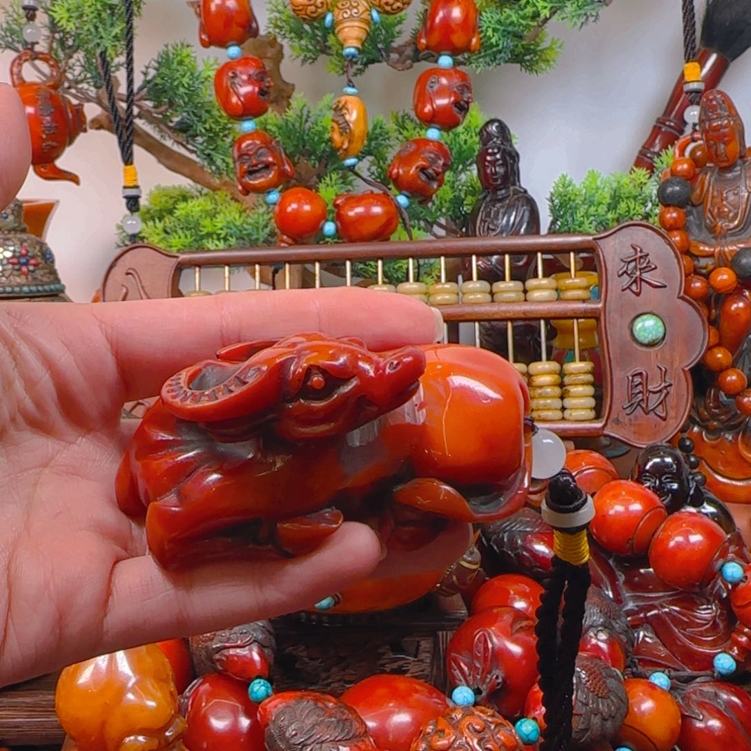 琥珀裸石未镶嵌牛