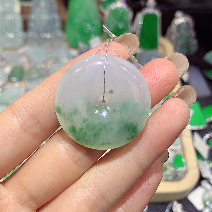 翡翠未镶嵌颈饰扣