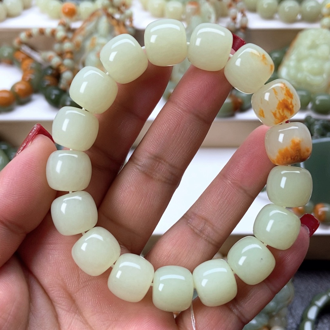 透闪石质玉手串未镶嵌