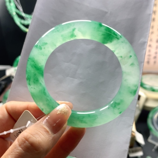 石英质玉手镯52未镶嵌～****～