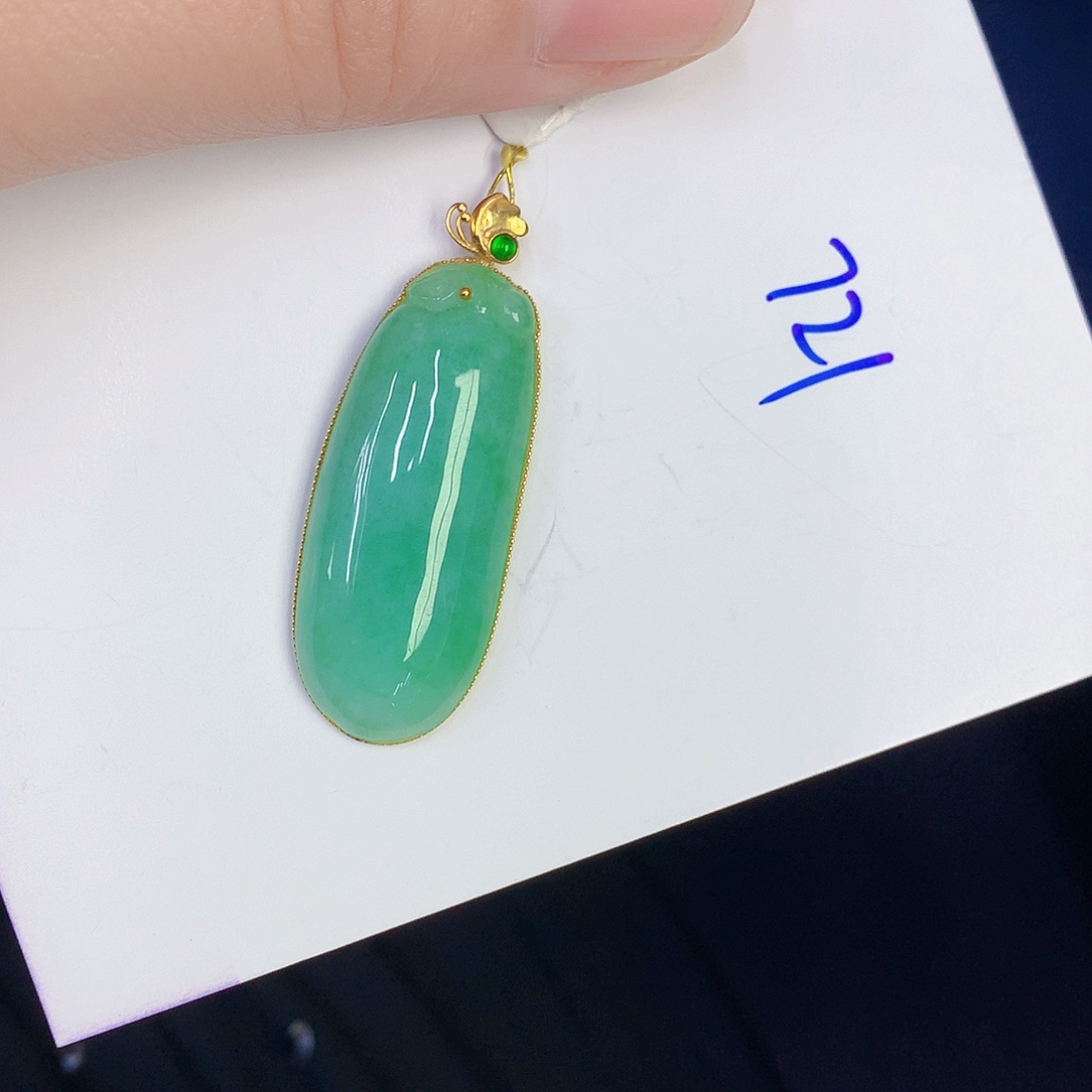 翡翠18K金镶嵌颈饰