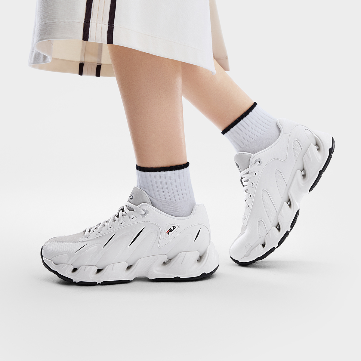 Fila/斐乐【V头鞋】情侣四季款增高酷风厚底运动老爹鞋 F12W613107F