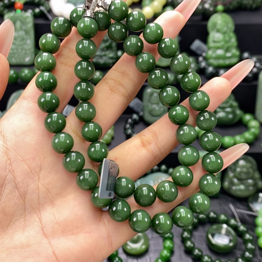 金***父和田玉未镶嵌珠宝奇石