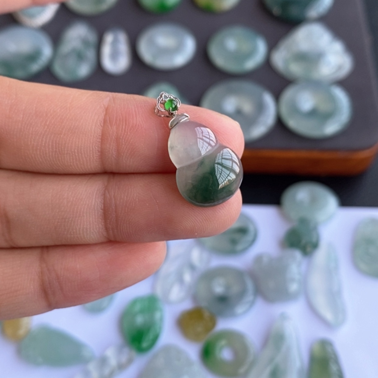 【闪购商品】翡翠颈饰18K金镶嵌?**?葫芦