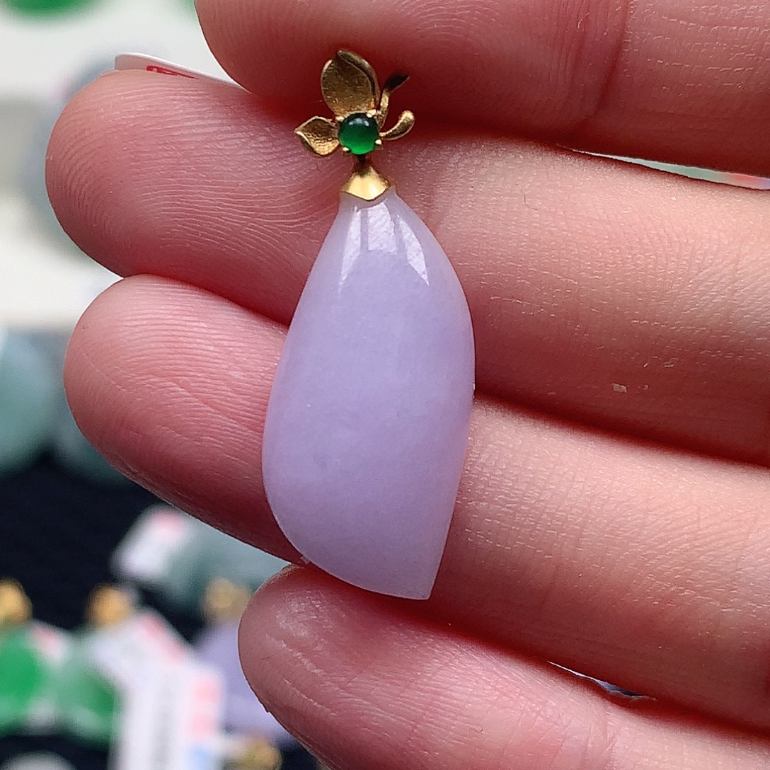 颈饰18K金镶嵌翡翠翡翠吊坠