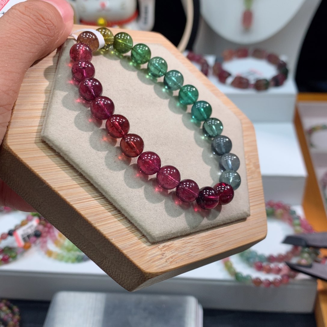 碧玺手链未镶嵌        8mm。     