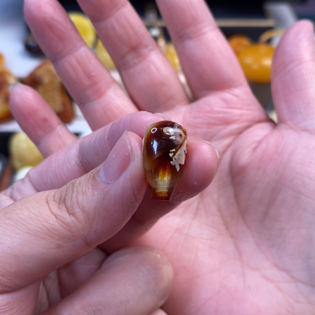 未镶嵌蜜蜡裸石沁色妖花三通9.9