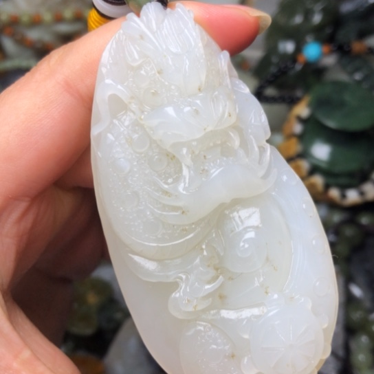 和田玉未镶嵌把件