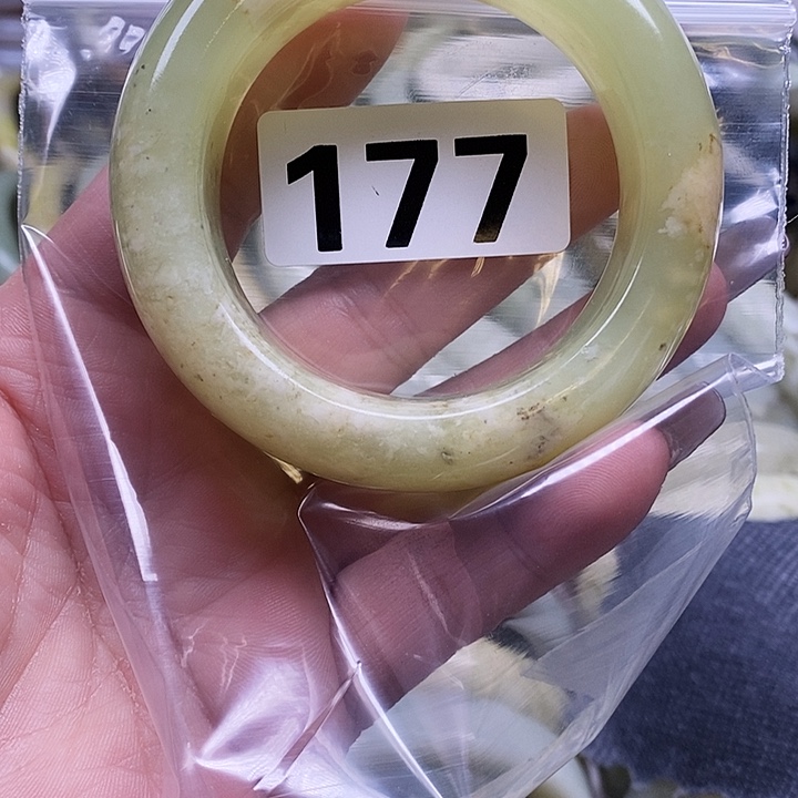 婷***姐蛇纹石玉未镶嵌手镯