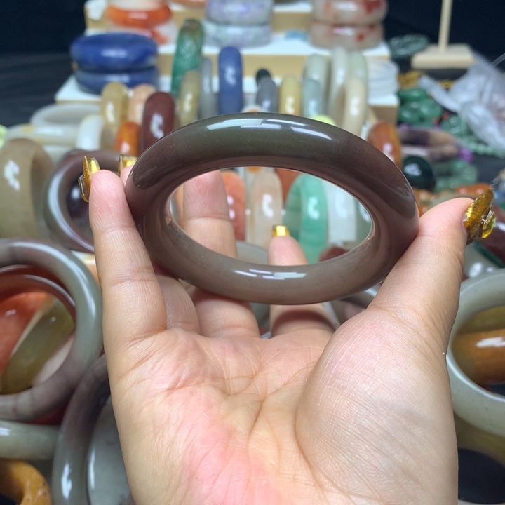 石英质玉手镯未镶嵌床****我