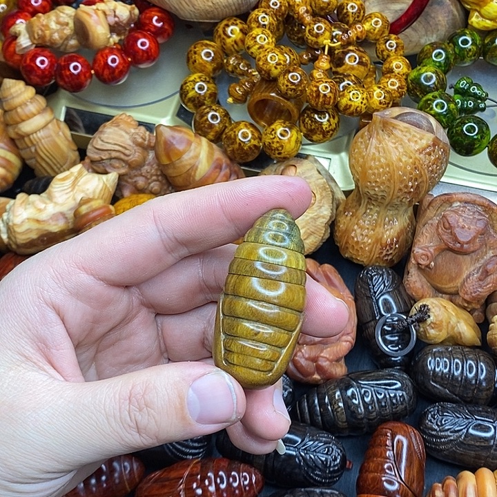 秋***南松木琥珀木文玩手串