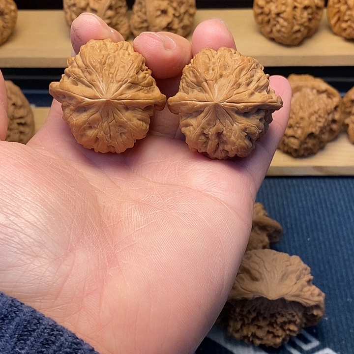 核桃文玩核桃平谷凹底40