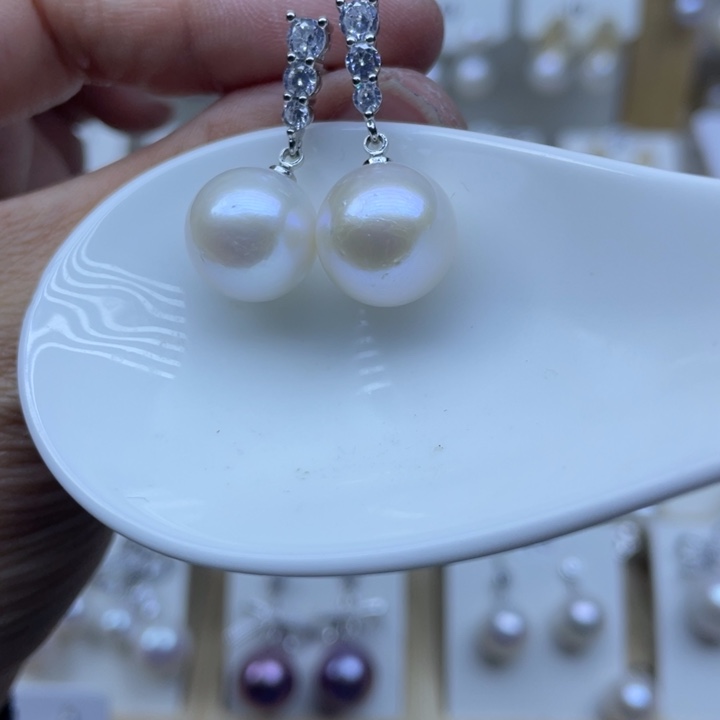 淡水珍珠银S925镶嵌耳饰