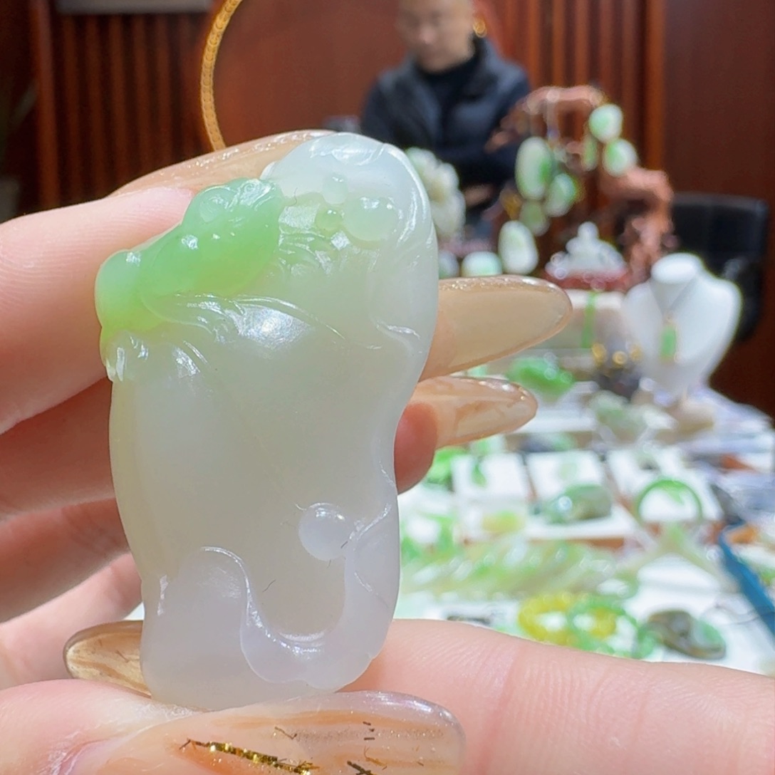 和田玉（翠青玉）呱呱来财未镶嵌