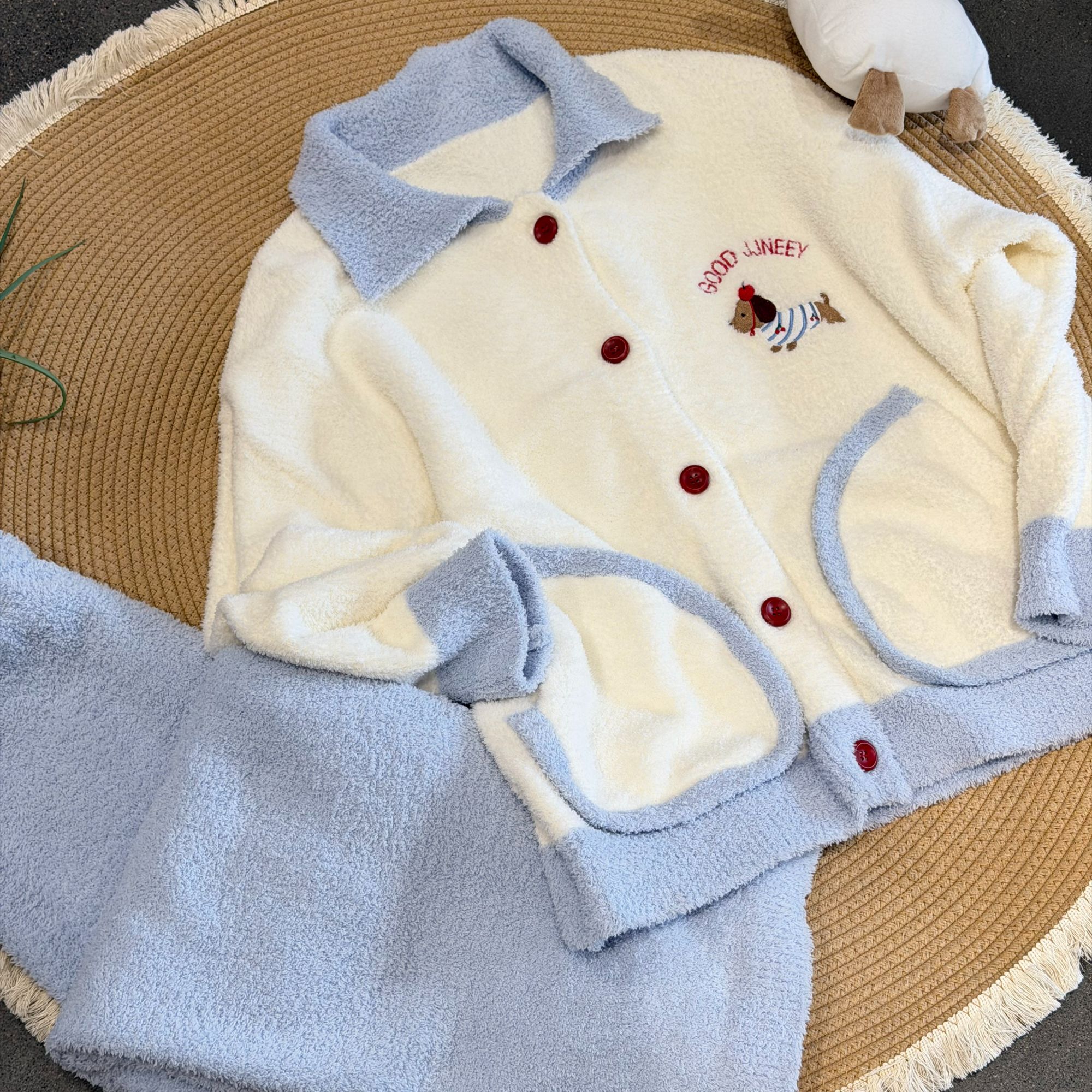 半边绒睡衣女款翻领卡通腊肠狗可爱软糯长袖长裤套装家居服