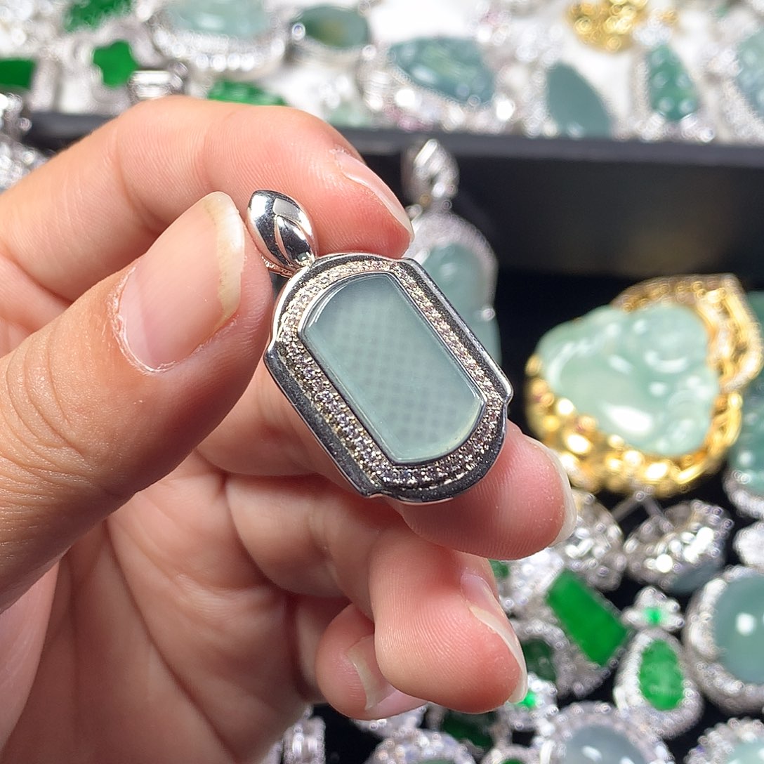 翡翠未镶嵌吊坠(不含链)