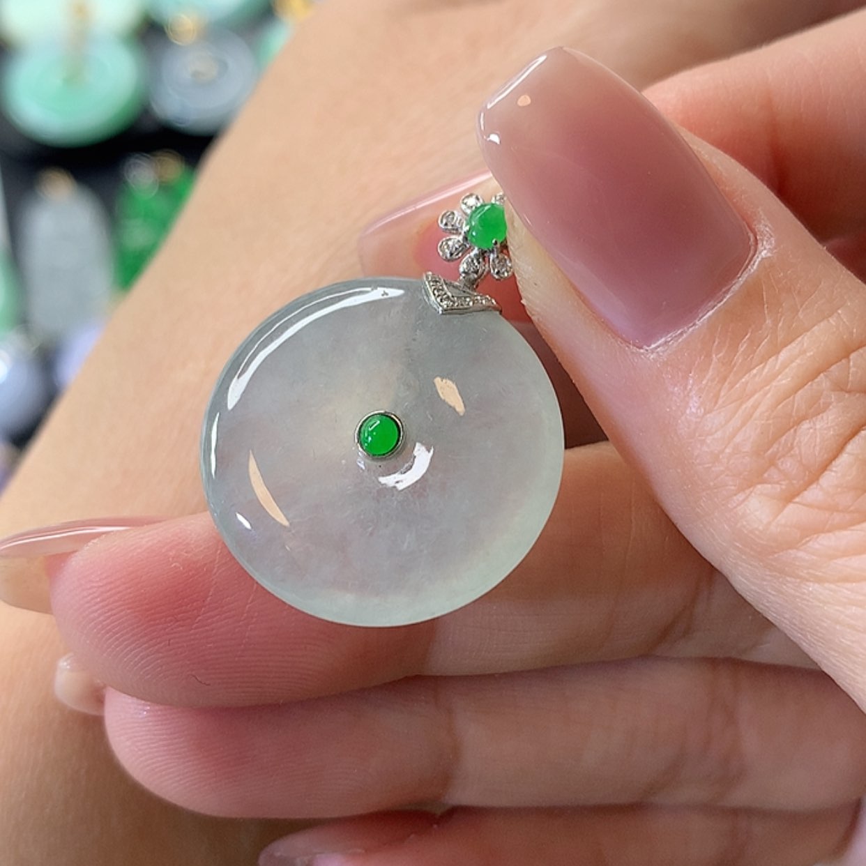 【闪购商品】翡翠吊坠(赠链)18K金镶嵌