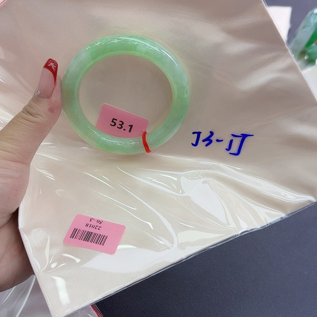 翡翠手镯未镶嵌天然缅甸a货翡翠 