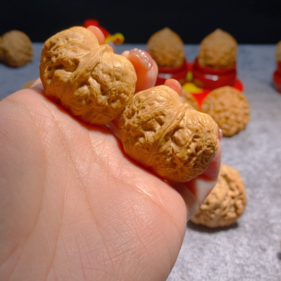 文玩核桃吊坠贵妃元宝36全品