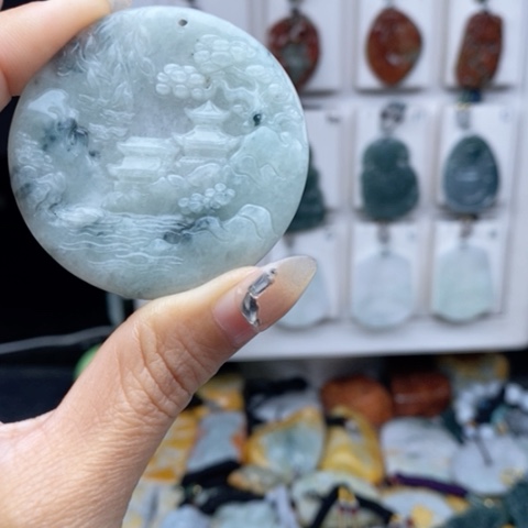 翡翠颈饰未镶嵌翡翠