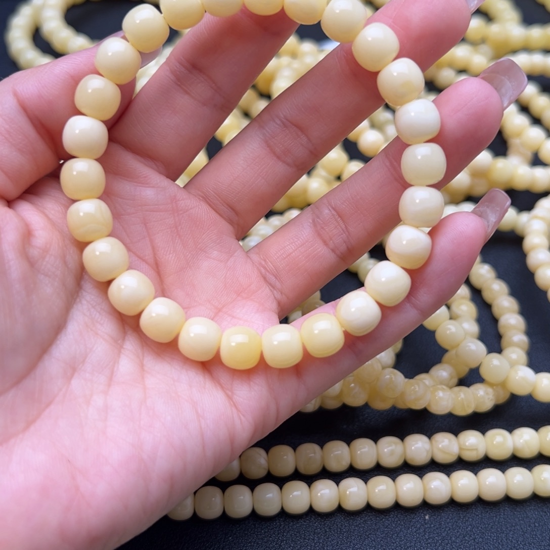 蜜蜡未镶嵌手链8.4