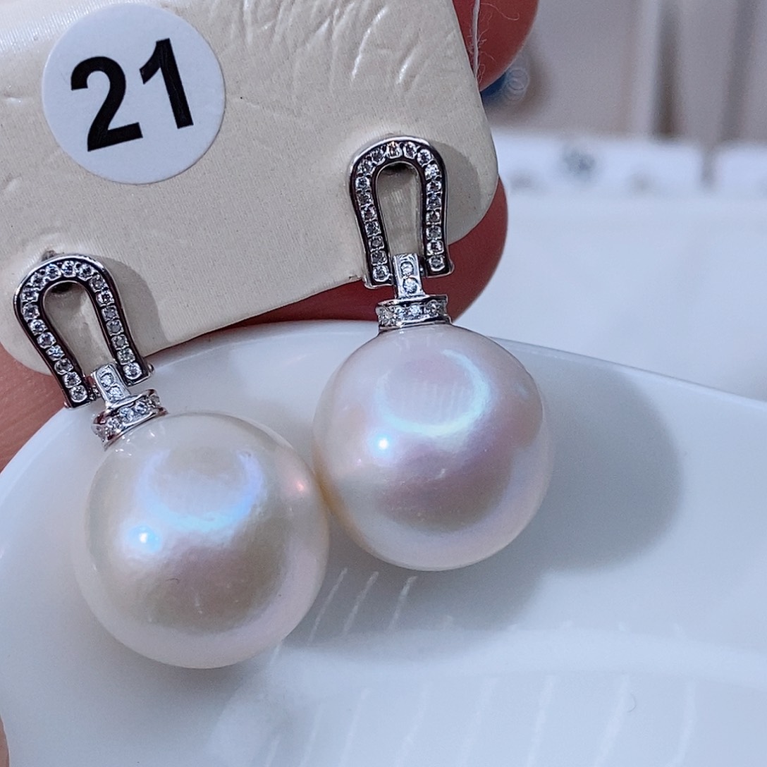 颈饰银S925镶嵌淡水珍珠康*?