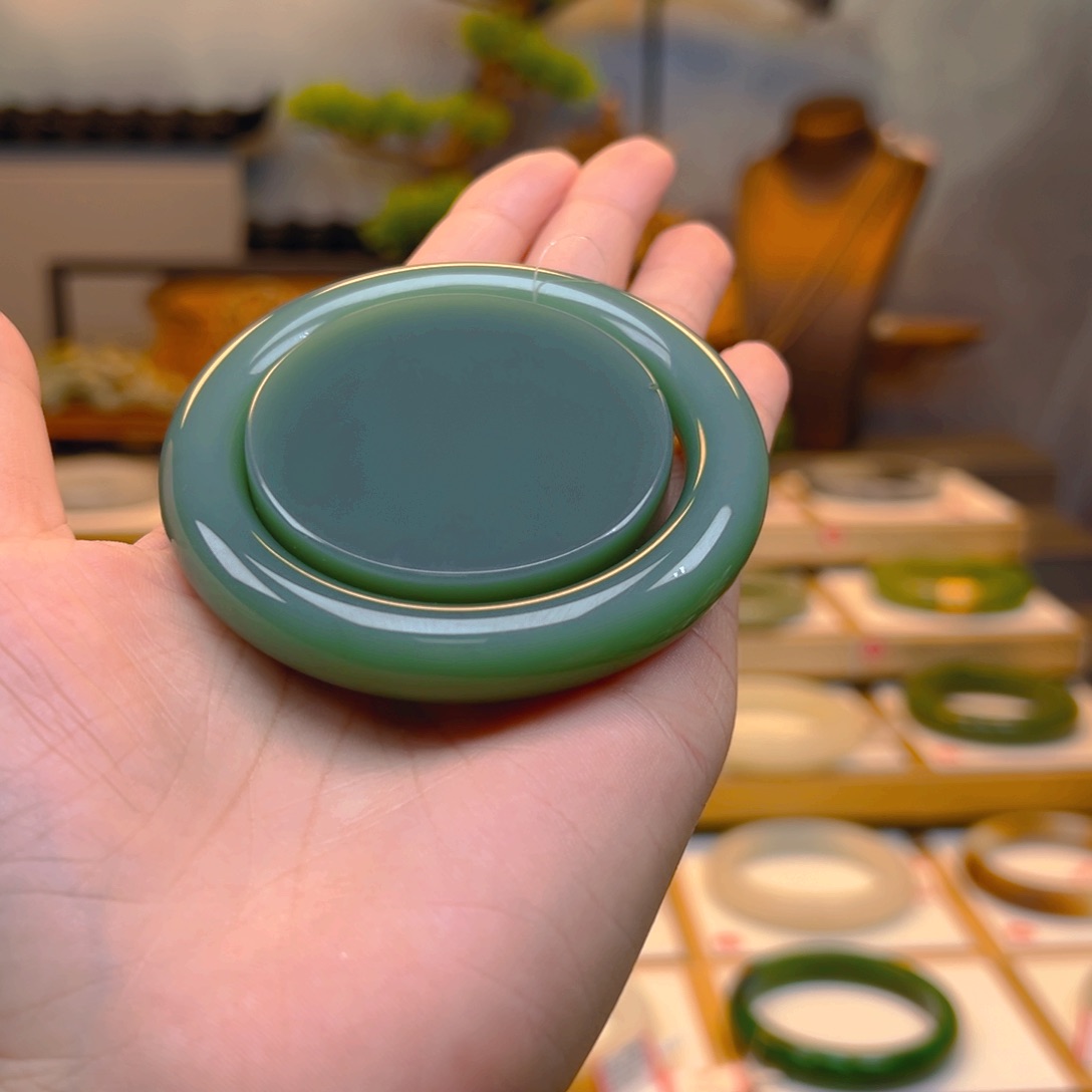 和田玉手镯未镶嵌7